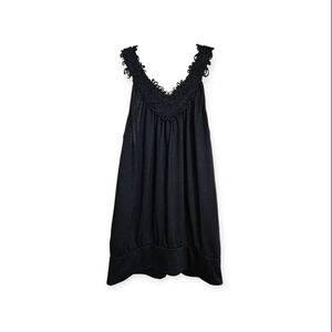 NWT Isabella Rodriguez Black Floral V-Neck Bubble Tank Top, Size Small